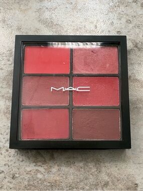 MAC PRO Lip Palette in Editorial Reds
